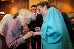 Phyllis Lyon and Del Martin getting married